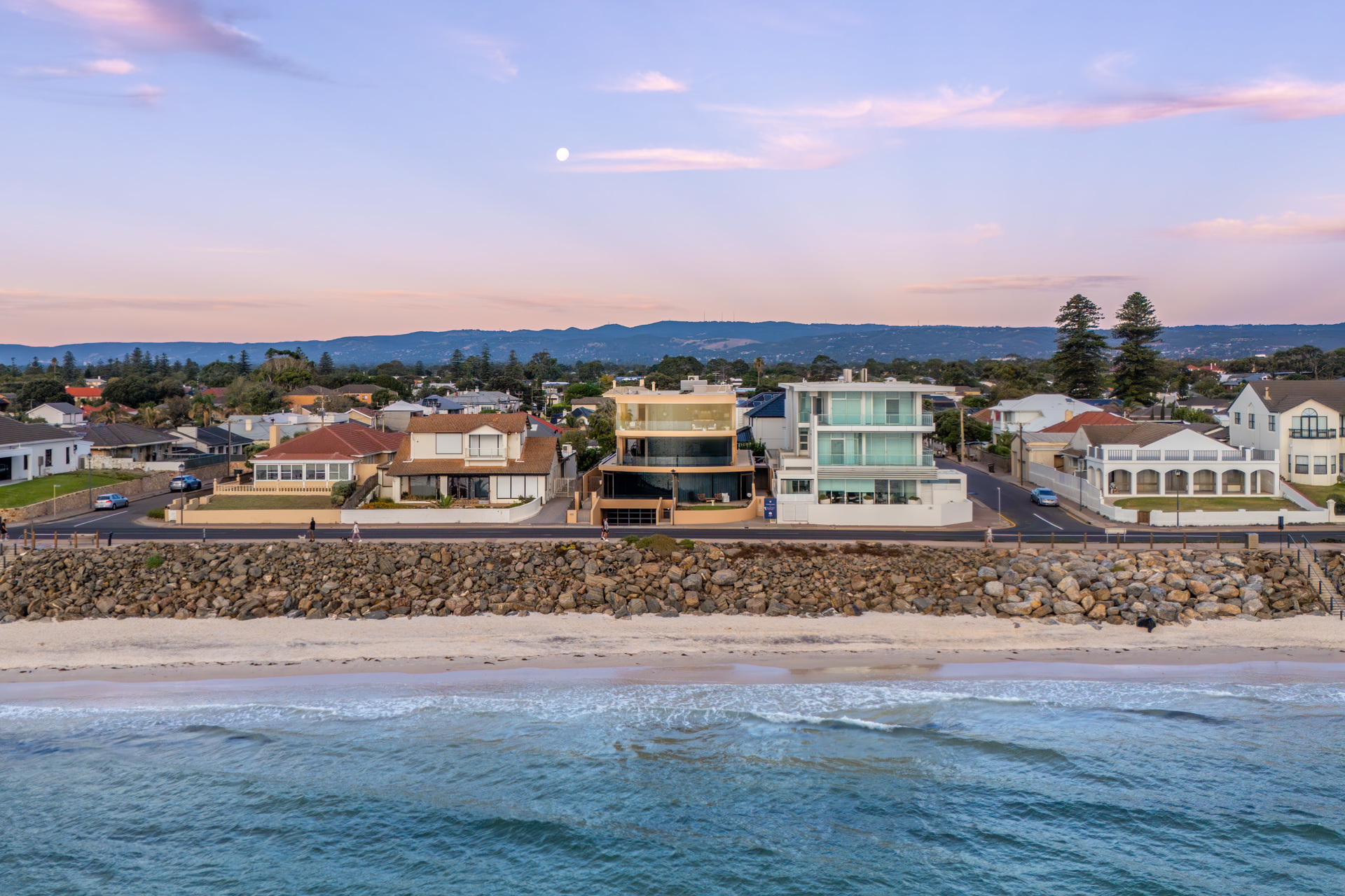 Adelaide Esplanade beachfront homes