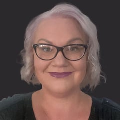 Headshot of Eva Schmidt