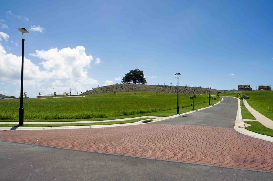 What factors contribute to determining the value of land?